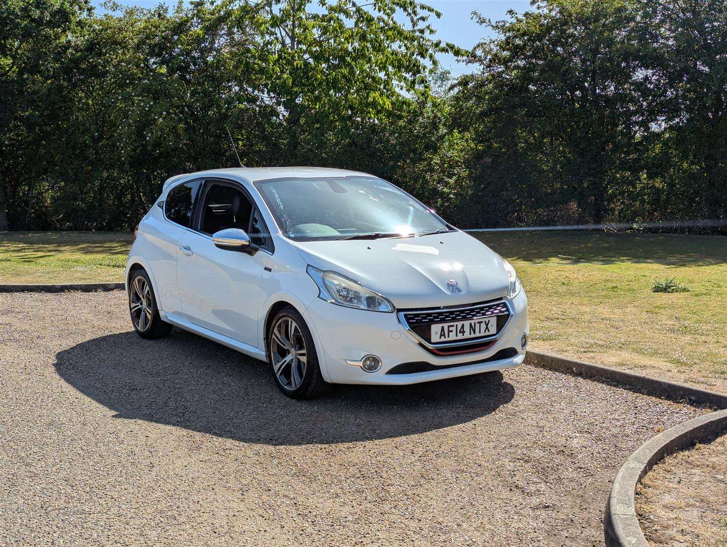 <p>2014 PEUGEOT 208 GTI THP</p>