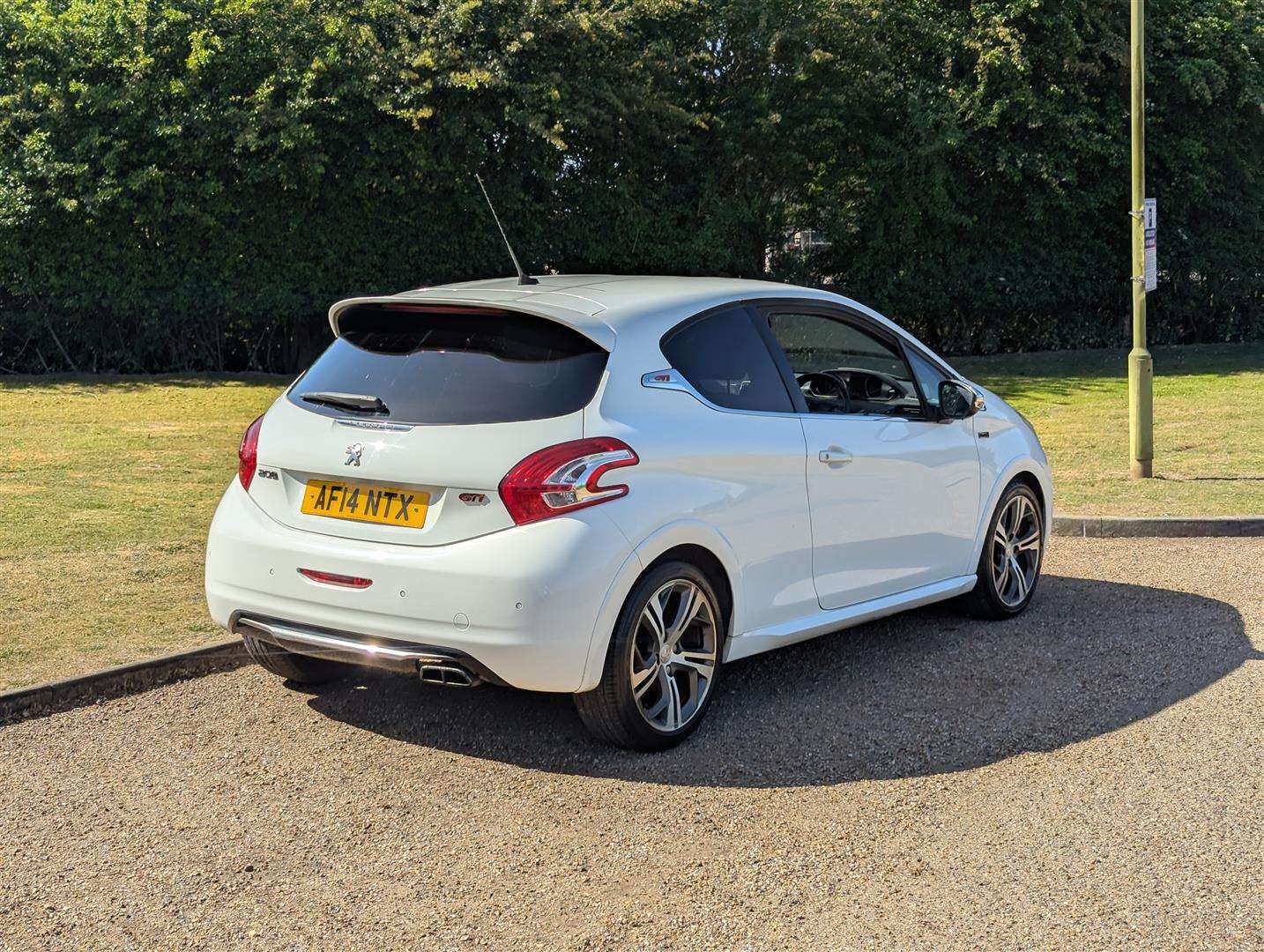 <p>2014 PEUGEOT 208 GTI THP</p>