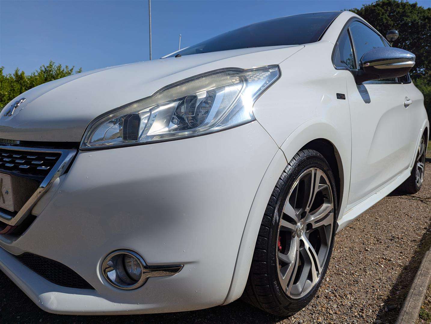 <p>2014 PEUGEOT 208 GTI THP</p>