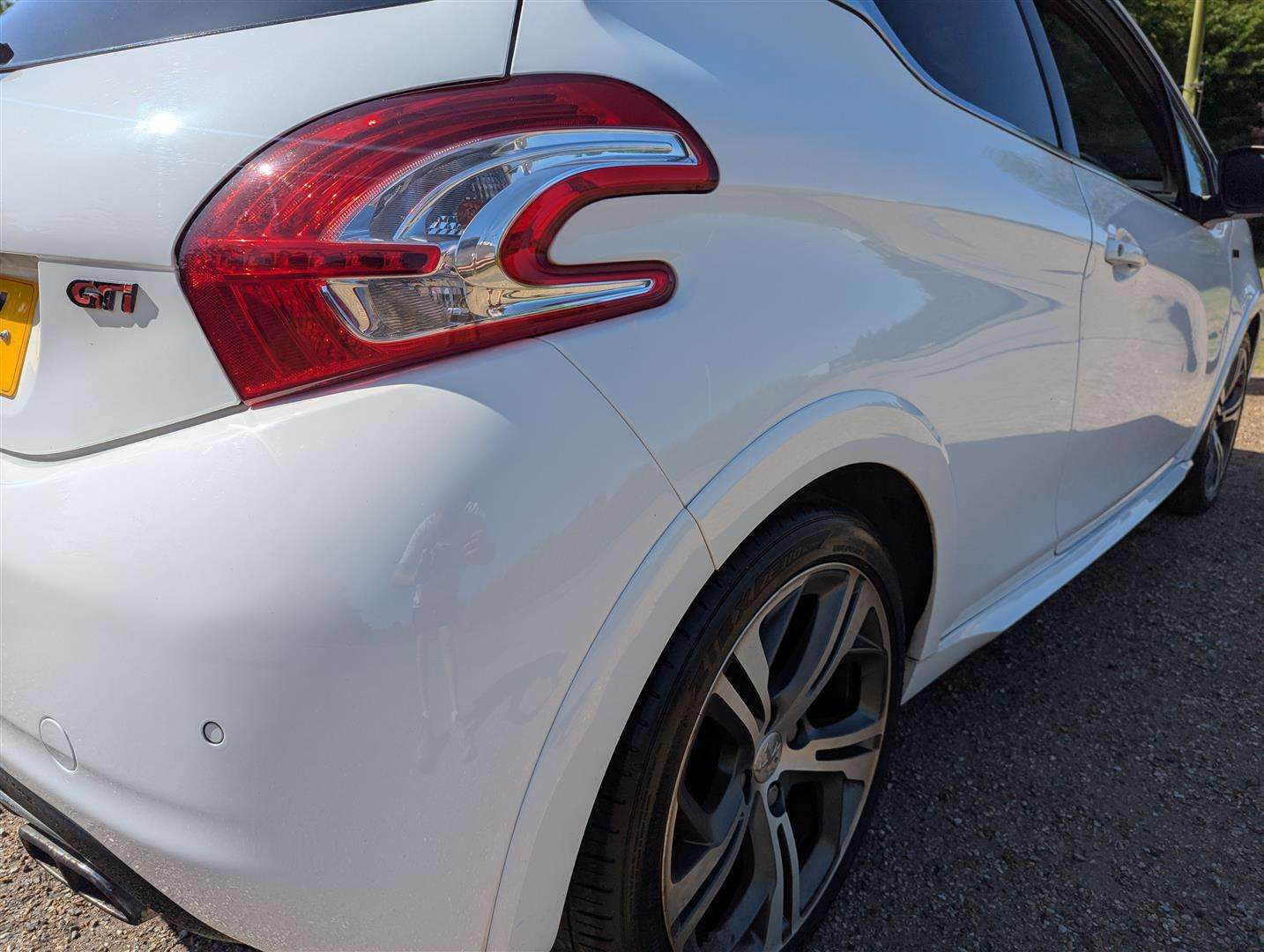 <p>2014 PEUGEOT 208 GTI THP</p>