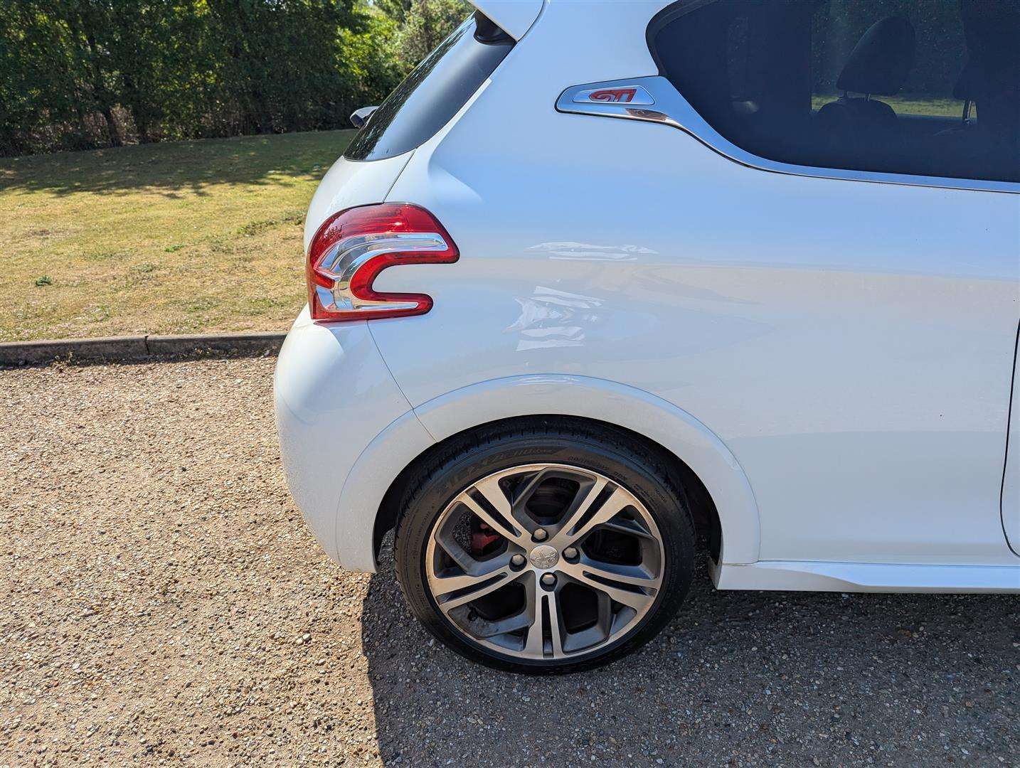 <p>2014 PEUGEOT 208 GTI THP</p>