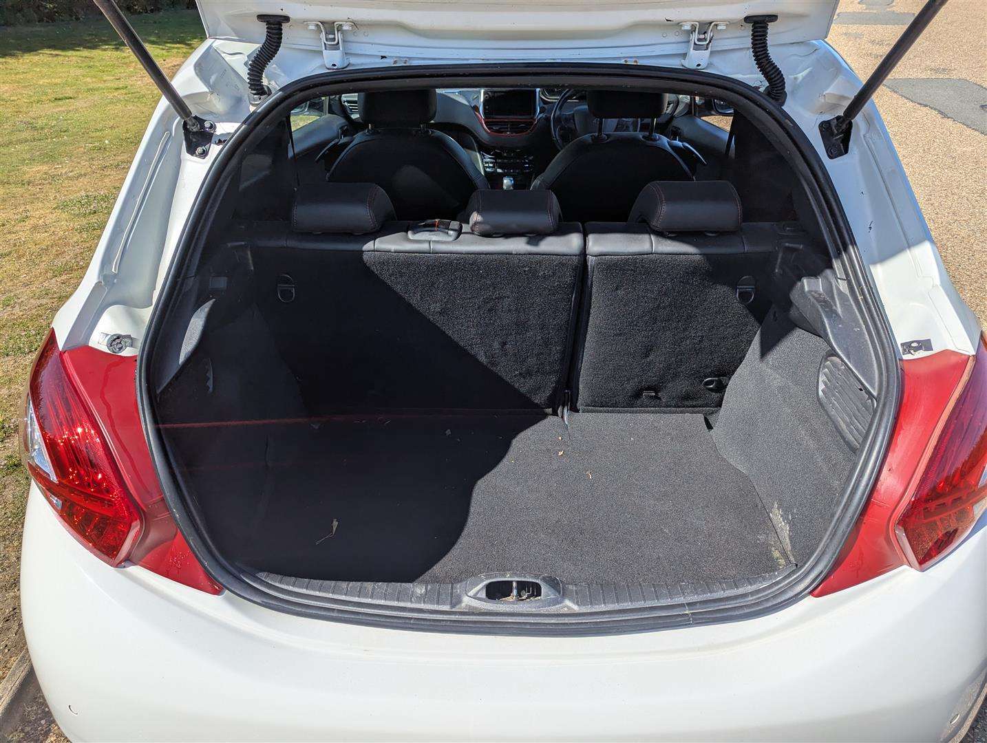 <p>2014 PEUGEOT 208 GTI THP</p>