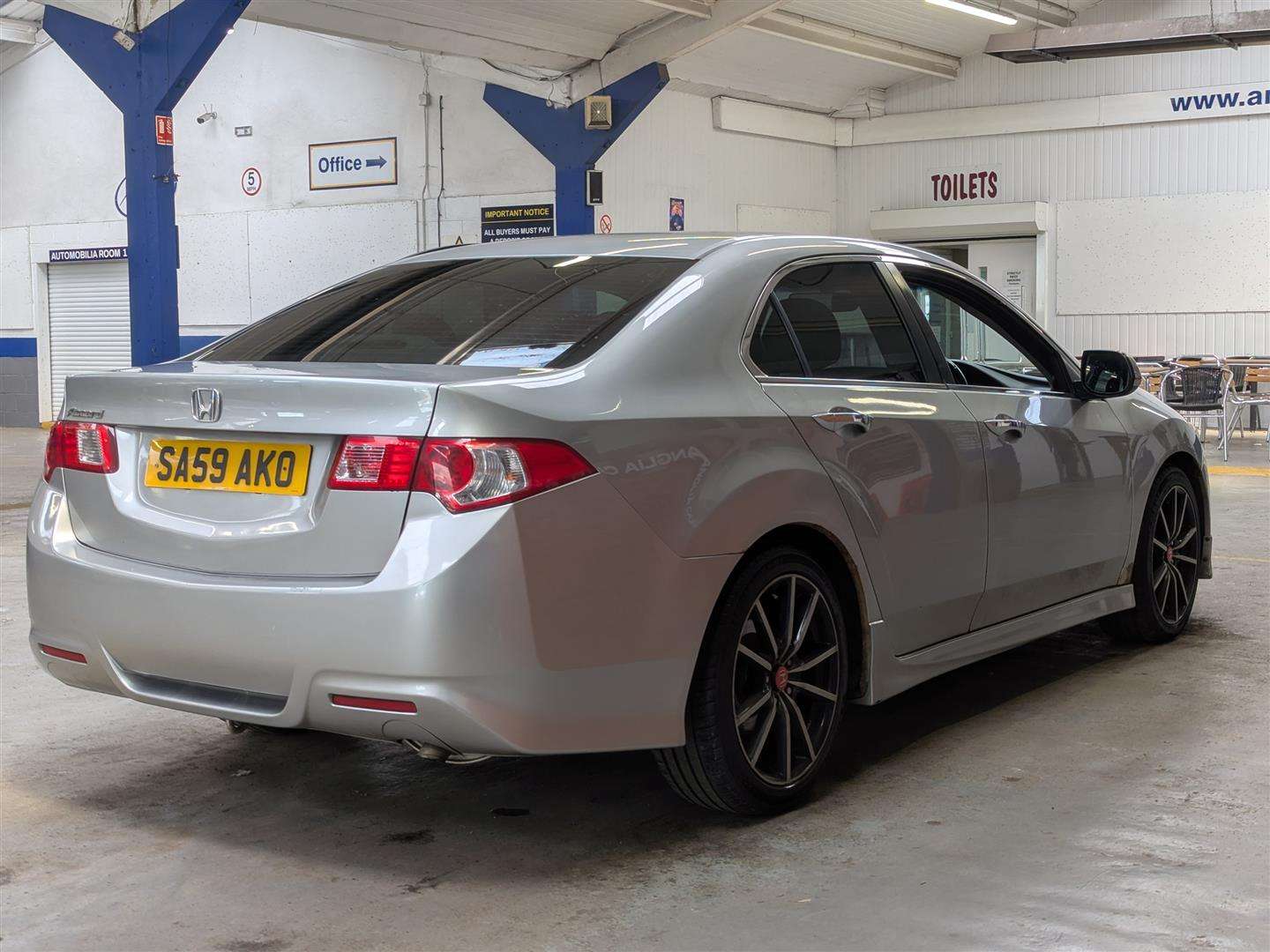 <p>2009 HONDA ACCORD ES GT I-DTEC</p>