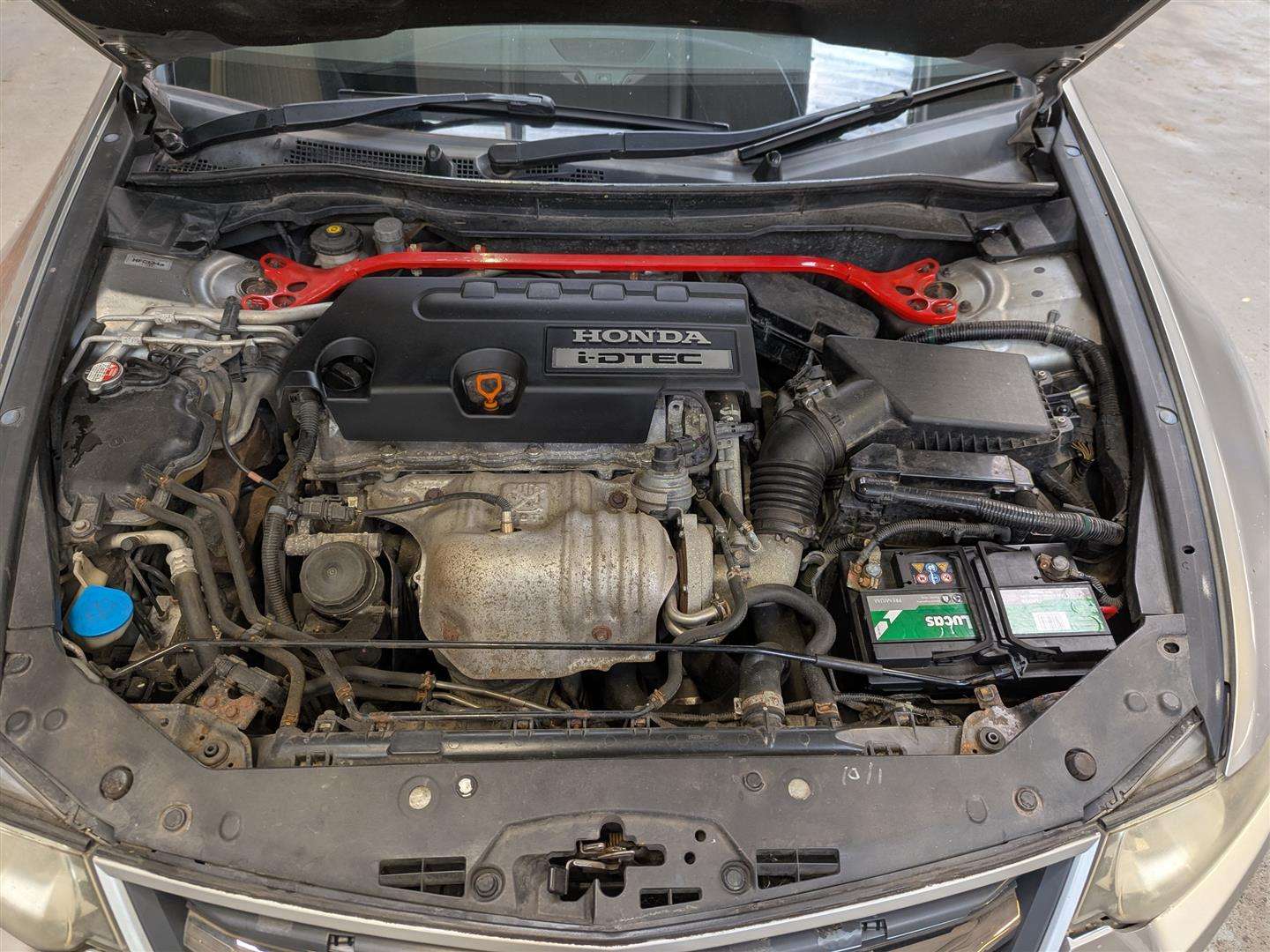 <p>2009 HONDA ACCORD ES GT I-DTEC</p>