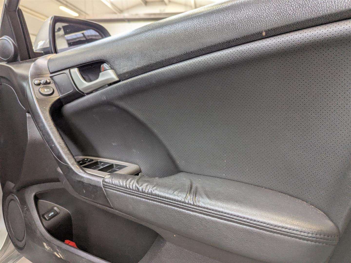 <p>2009 HONDA ACCORD ES GT I-DTEC</p>