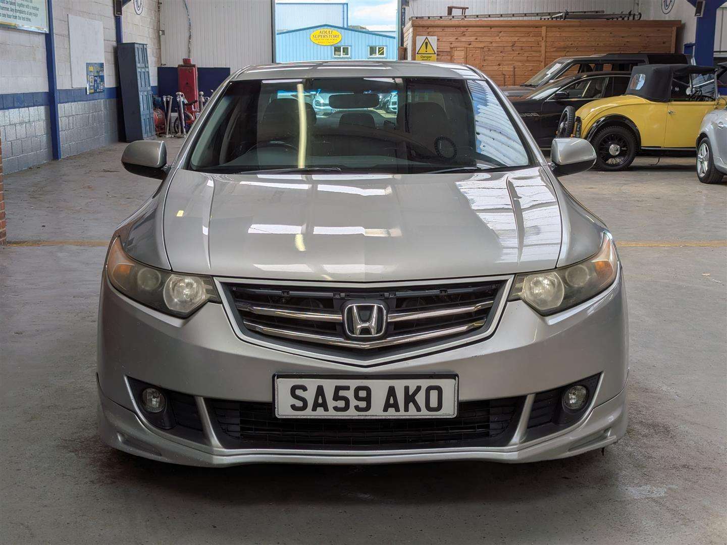 <p>2009 HONDA ACCORD ES GT I-DTEC</p>