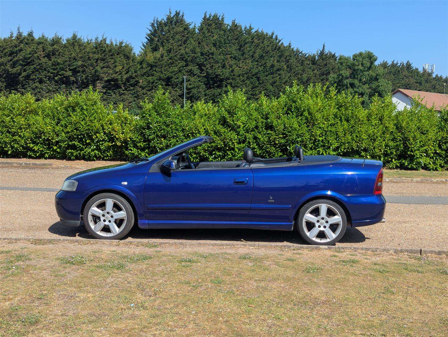 <p>2005 VAUXHALL ASTRA BERTONE EXCLUSIVE</p>