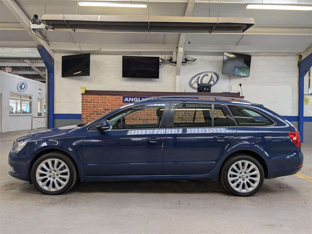 <p>2014 SKODA SUPERB S TDI CR</p>