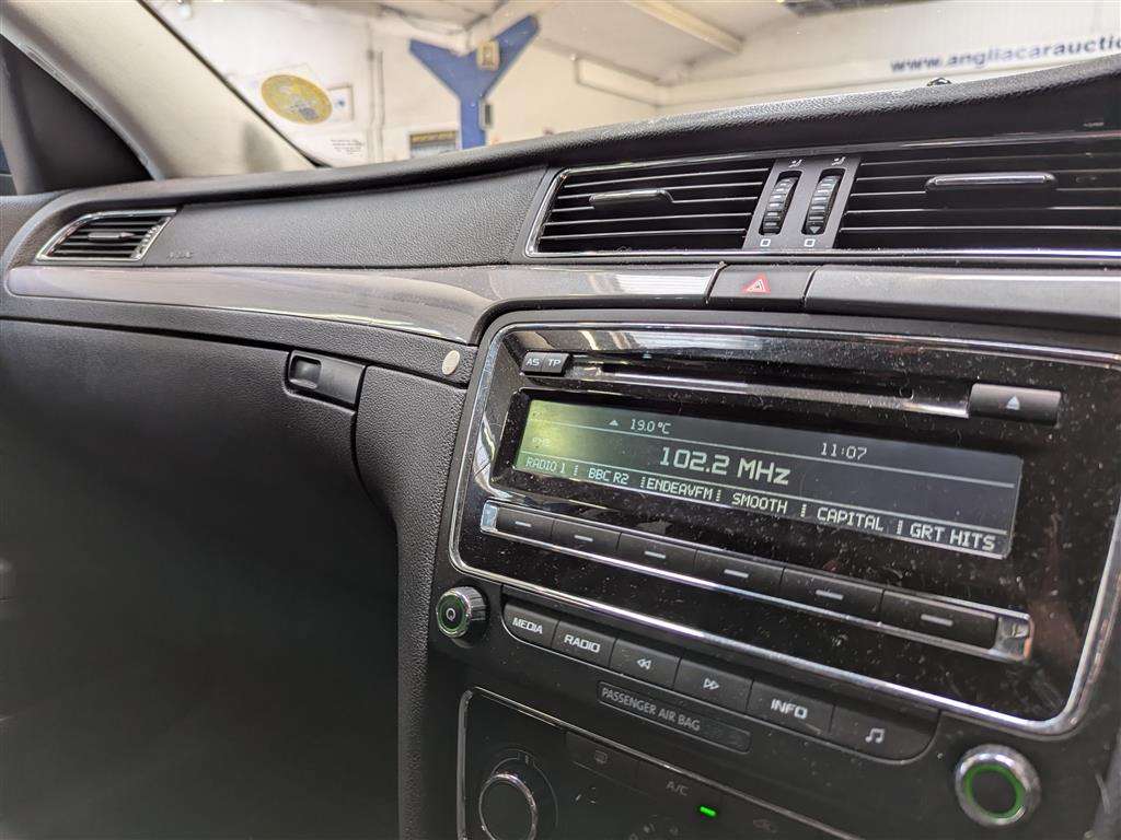 <p>2014 SKODA SUPERB S TDI CR</p>
