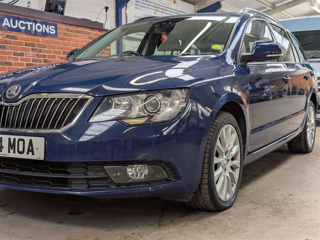 <p>2014 SKODA SUPERB S TDI CR</p>