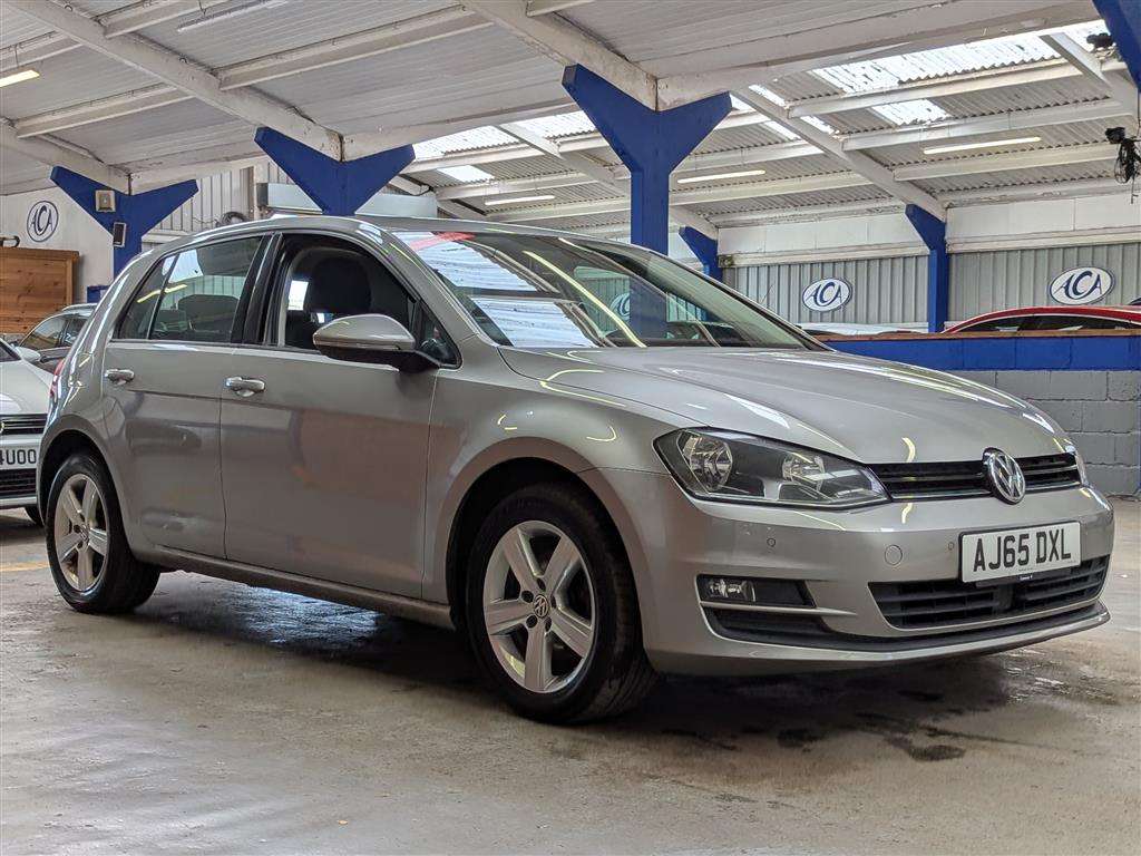 <p>2015 VOLKSWAGEN GOLF MATCH TDI BMT</p>