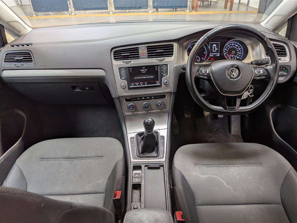 <p>2015 VOLKSWAGEN GOLF MATCH TDI BMT</p>