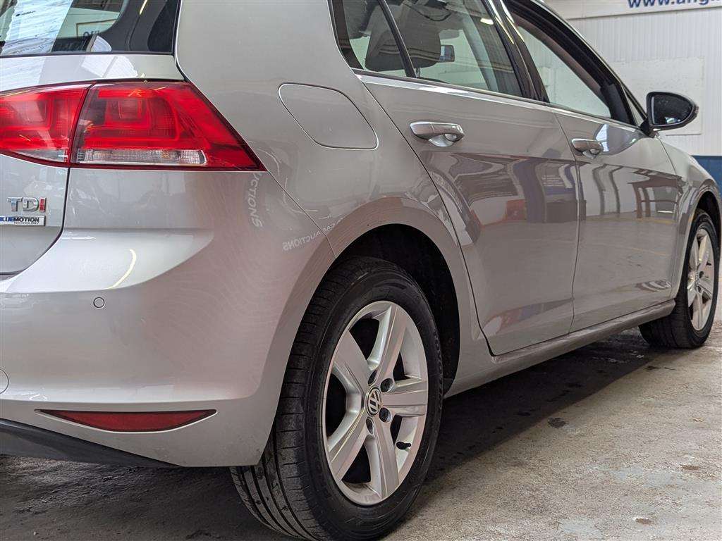<p>2015 VOLKSWAGEN GOLF MATCH TDI BMT</p>