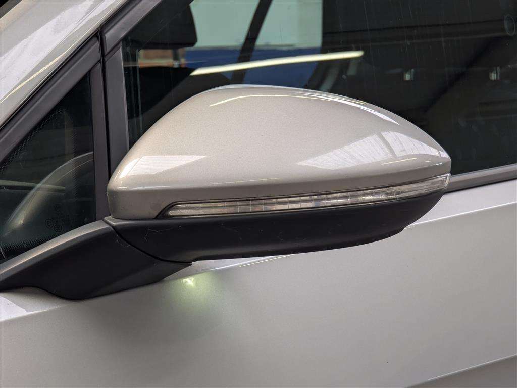 <p>2015 VOLKSWAGEN GOLF MATCH TDI BMT</p>