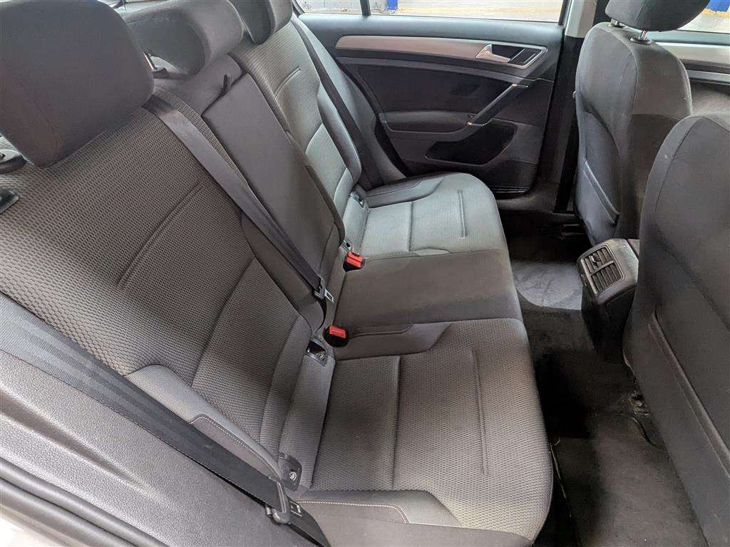 <p>2015 VOLKSWAGEN GOLF MATCH TDI BMT</p>