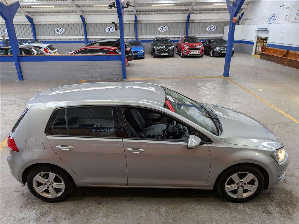 <p>2015 VOLKSWAGEN GOLF MATCH TDI BMT</p>