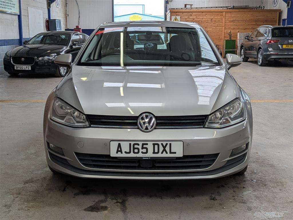 <p>2015 VOLKSWAGEN GOLF MATCH TDI BMT</p>