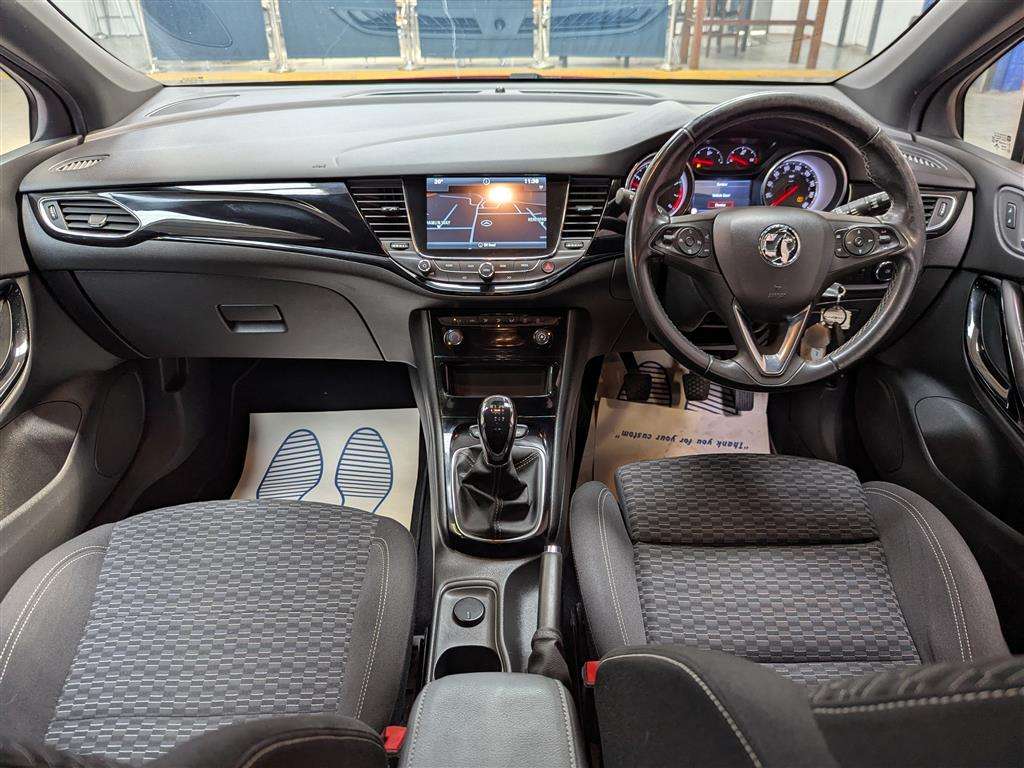 <p>2018 VAUXHALL ASTRA SRI VX-LINE NAV TUR</p>