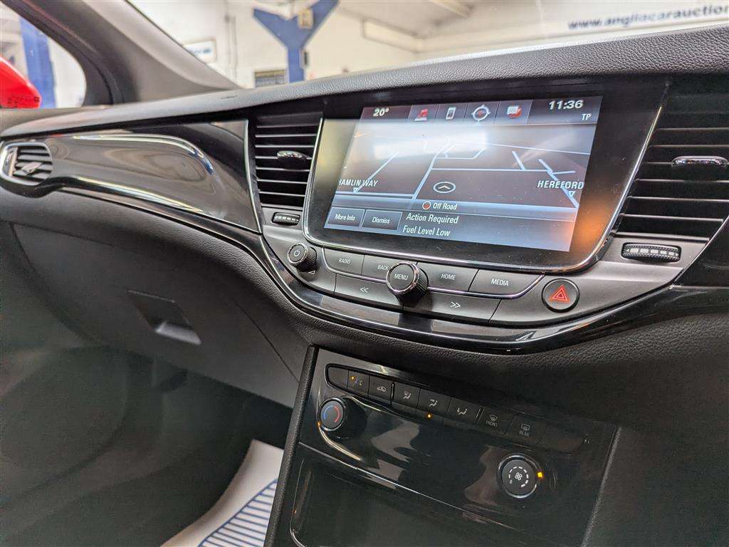 <p>2018 VAUXHALL ASTRA SRI VX-LINE NAV TUR</p>