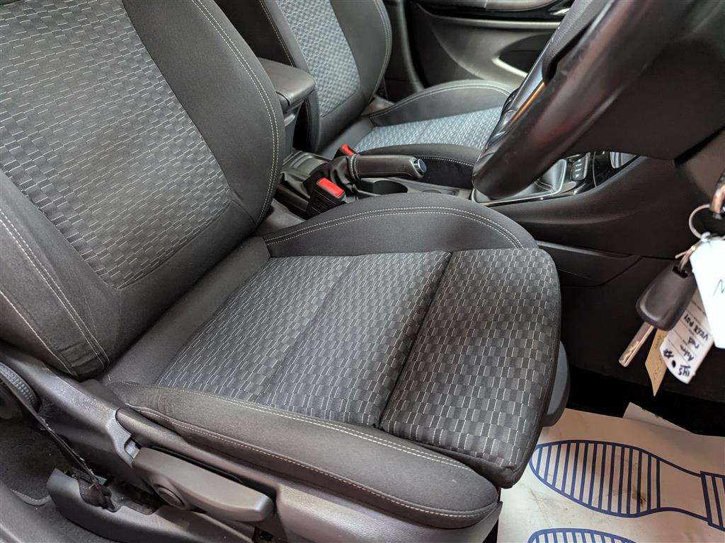 <p>2018 VAUXHALL ASTRA SRI VX-LINE NAV TUR</p>