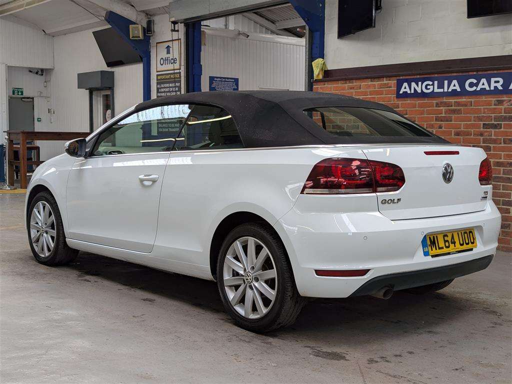 <p>2014 VOLKSWAGEN GOLF SE BLUEMOTION TECH T</p>
