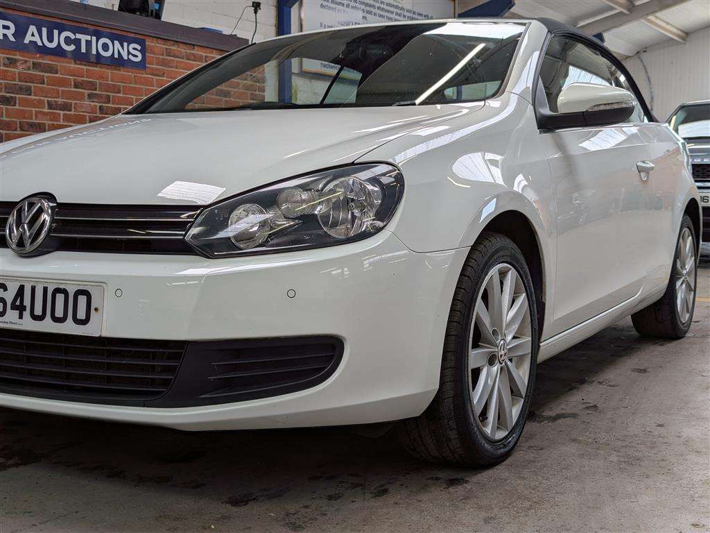 <p>2014 VOLKSWAGEN GOLF SE BLUEMOTION TECH T</p>