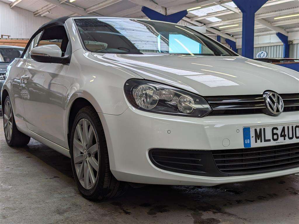 <p>2014 VOLKSWAGEN GOLF SE BLUEMOTION TECH T</p>