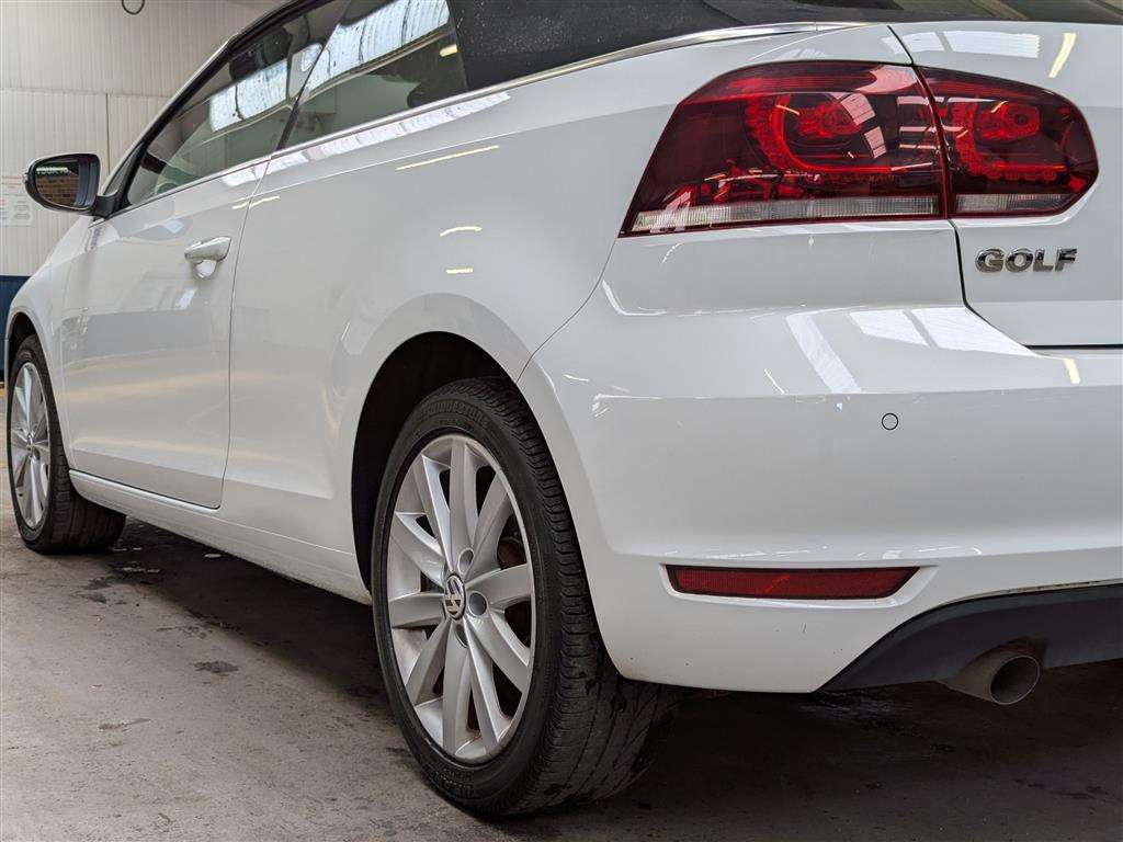 <p>2014 VOLKSWAGEN GOLF SE BLUEMOTION TECH T</p>