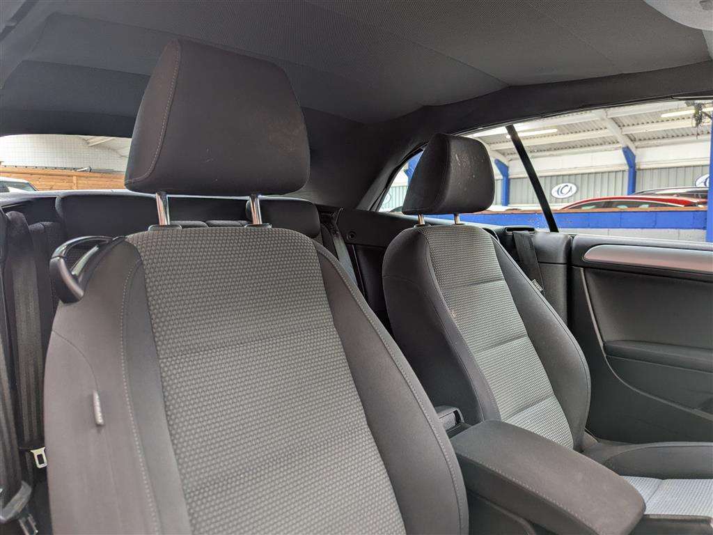 <p>2014 VOLKSWAGEN GOLF SE BLUEMOTION TECH T</p>