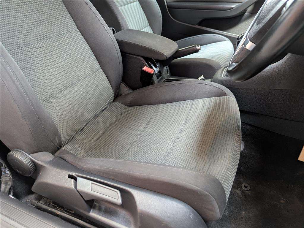 <p>2014 VOLKSWAGEN GOLF SE BLUEMOTION TECH T</p>