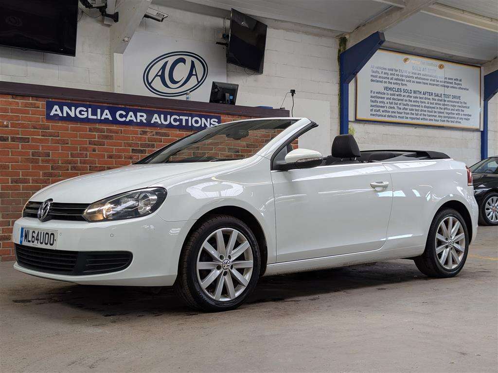 <p>2014 VOLKSWAGEN GOLF SE BLUEMOTION TECH T</p>