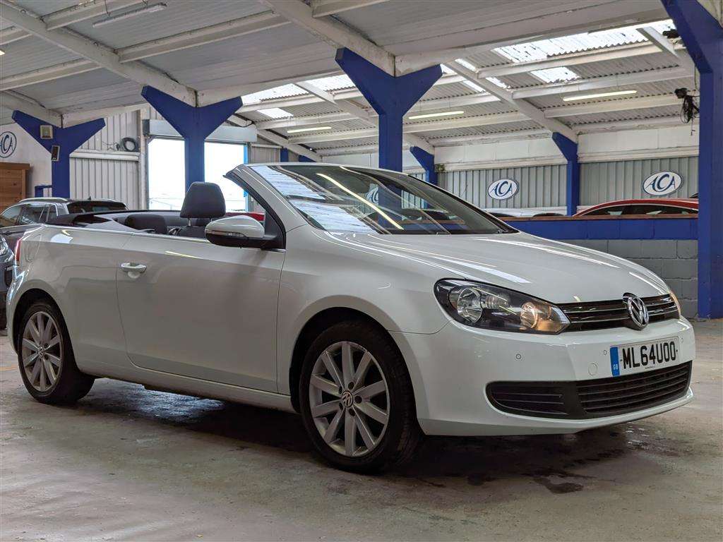 <p>2014 VOLKSWAGEN GOLF SE BLUEMOTION TECH T</p>