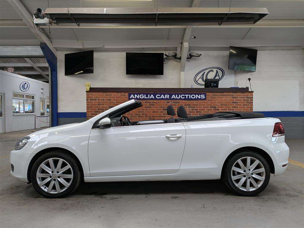 <p>2014 VOLKSWAGEN GOLF SE BLUEMOTION TECH T</p>