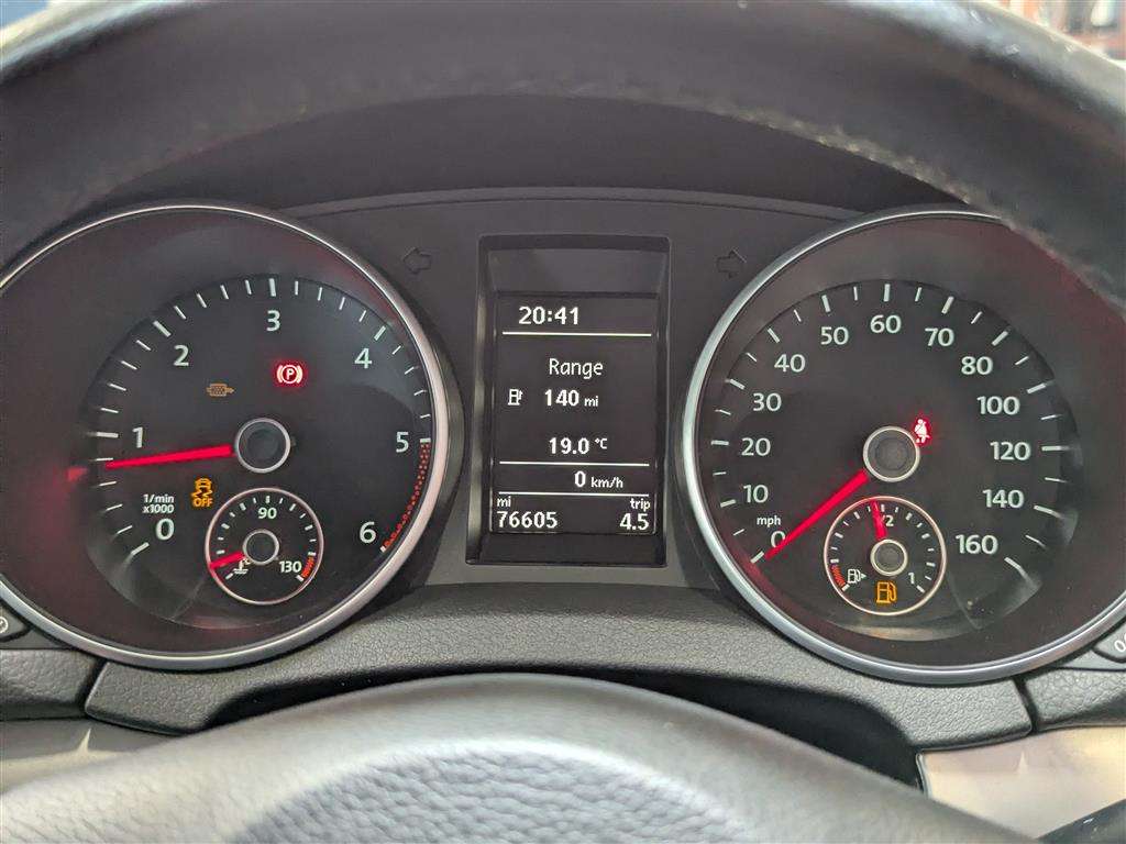 <p>2014 VOLKSWAGEN GOLF SE BLUEMOTION TECH T</p>