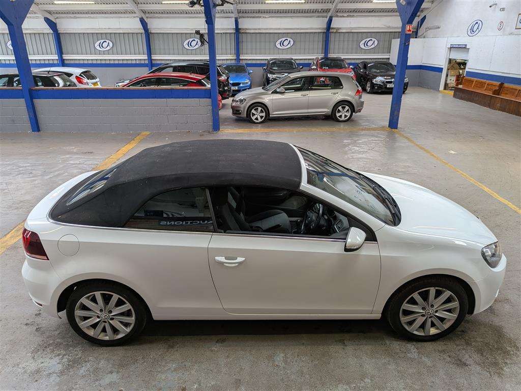 <p>2014 VOLKSWAGEN GOLF SE BLUEMOTION TECH T</p>