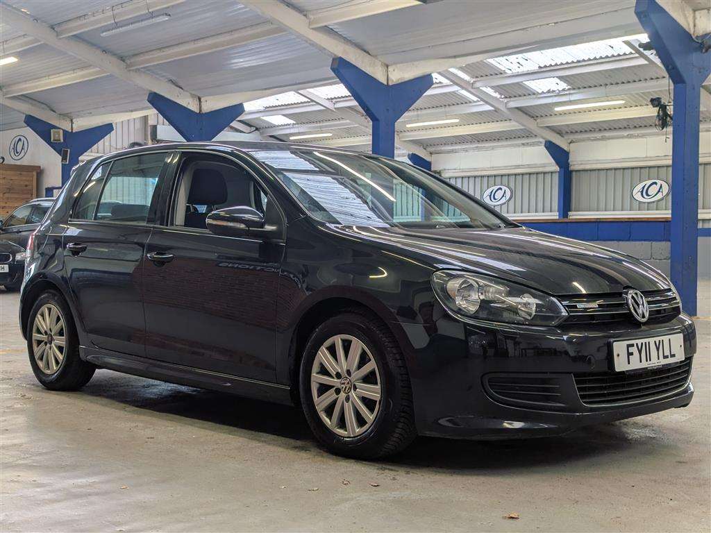 <p>2011 VOLKSWAGEN GOLF S BLUEMOTION TDI</p>