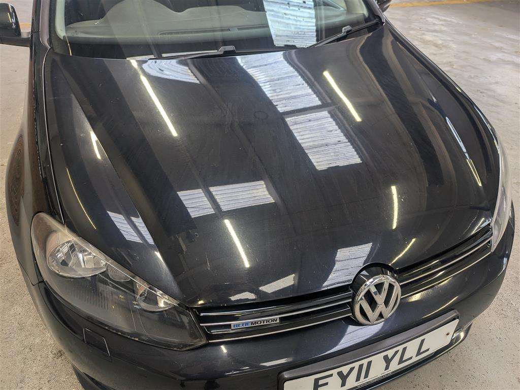 <p>2011 VOLKSWAGEN GOLF S BLUEMOTION TDI</p>