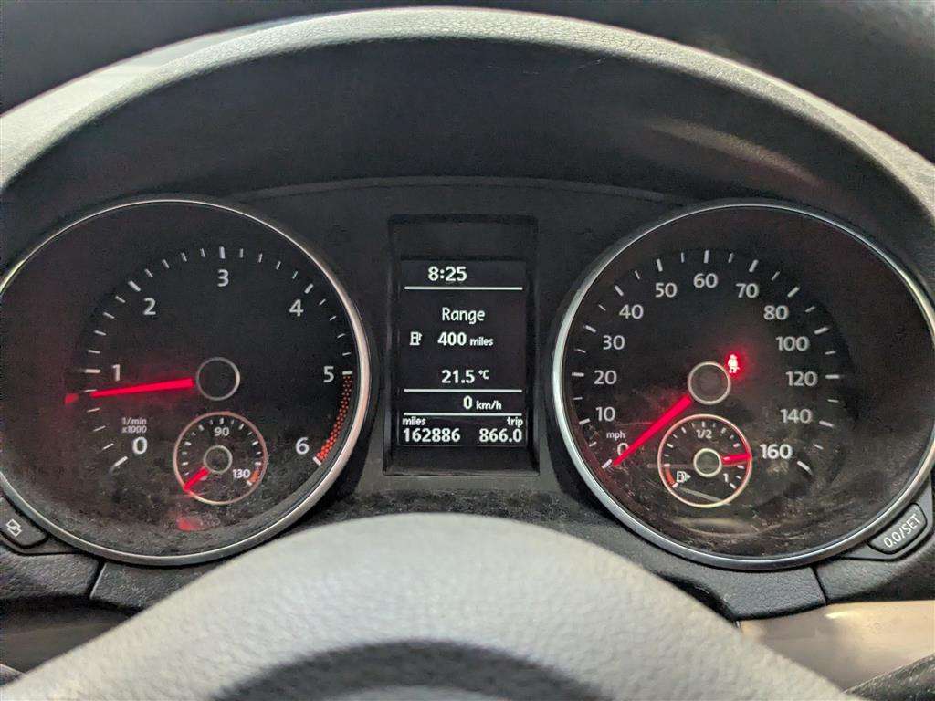 <p>2011 VOLKSWAGEN GOLF S BLUEMOTION TDI</p>