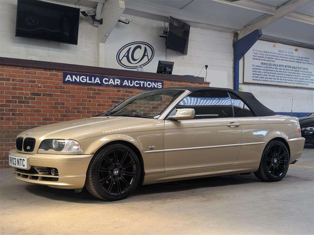 <p>2003 BMW 318 CI</p>