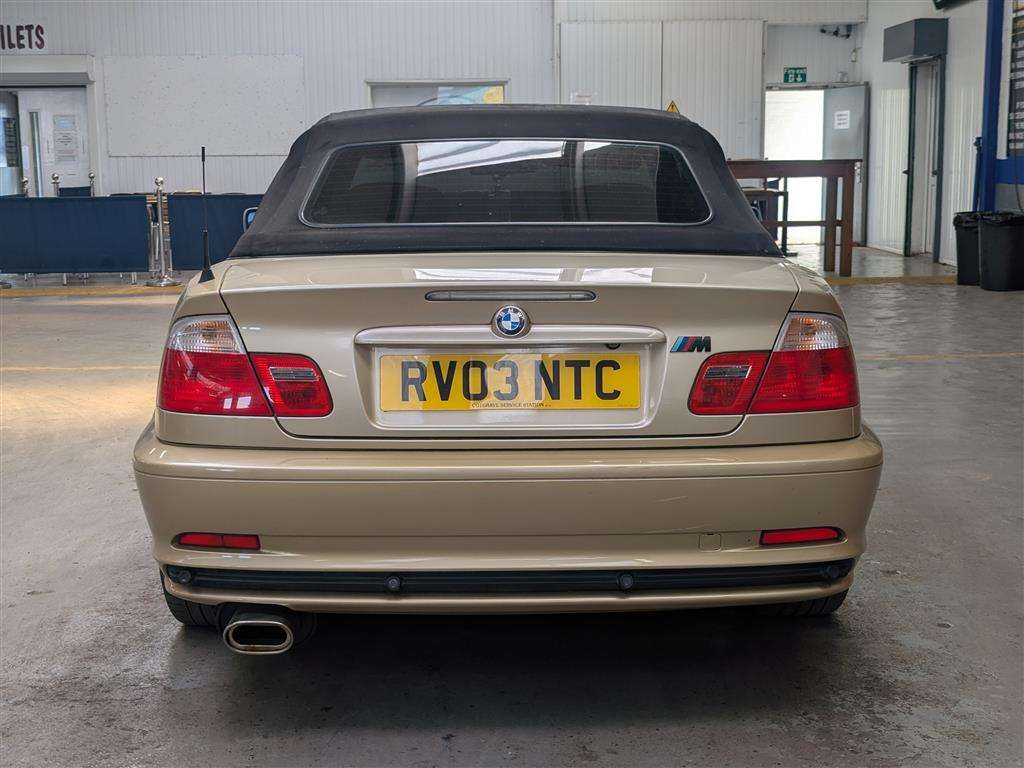<p>2003 BMW 318 CI</p>