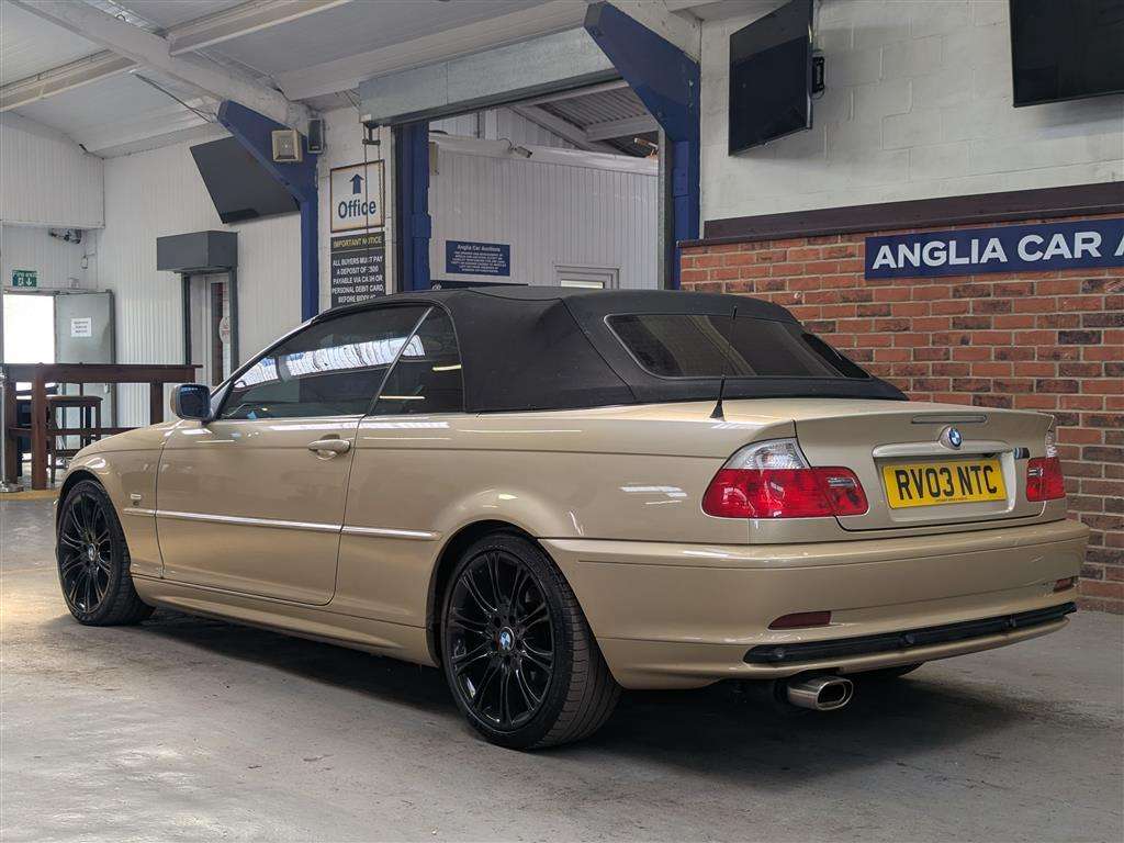 <p>2003 BMW 318 CI</p>