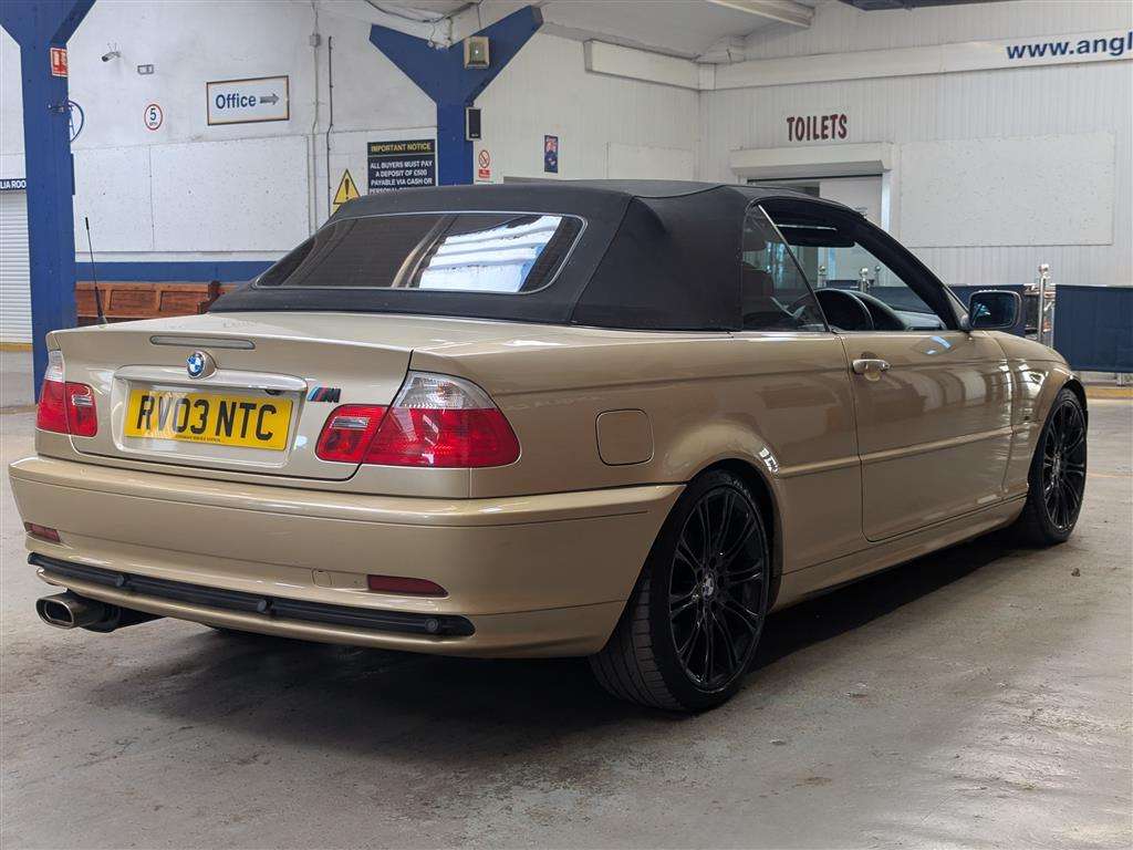 <p>2003 BMW 318 CI</p>