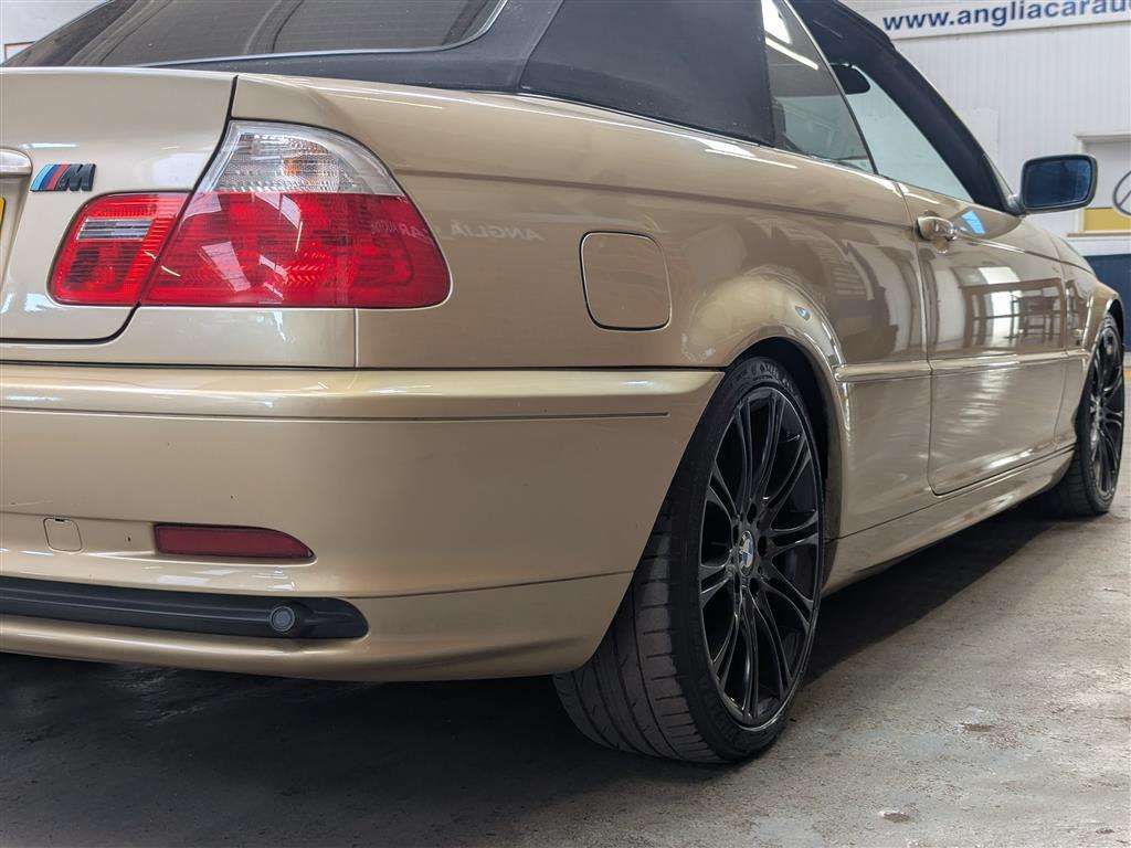 <p>2003 BMW 318 CI</p>