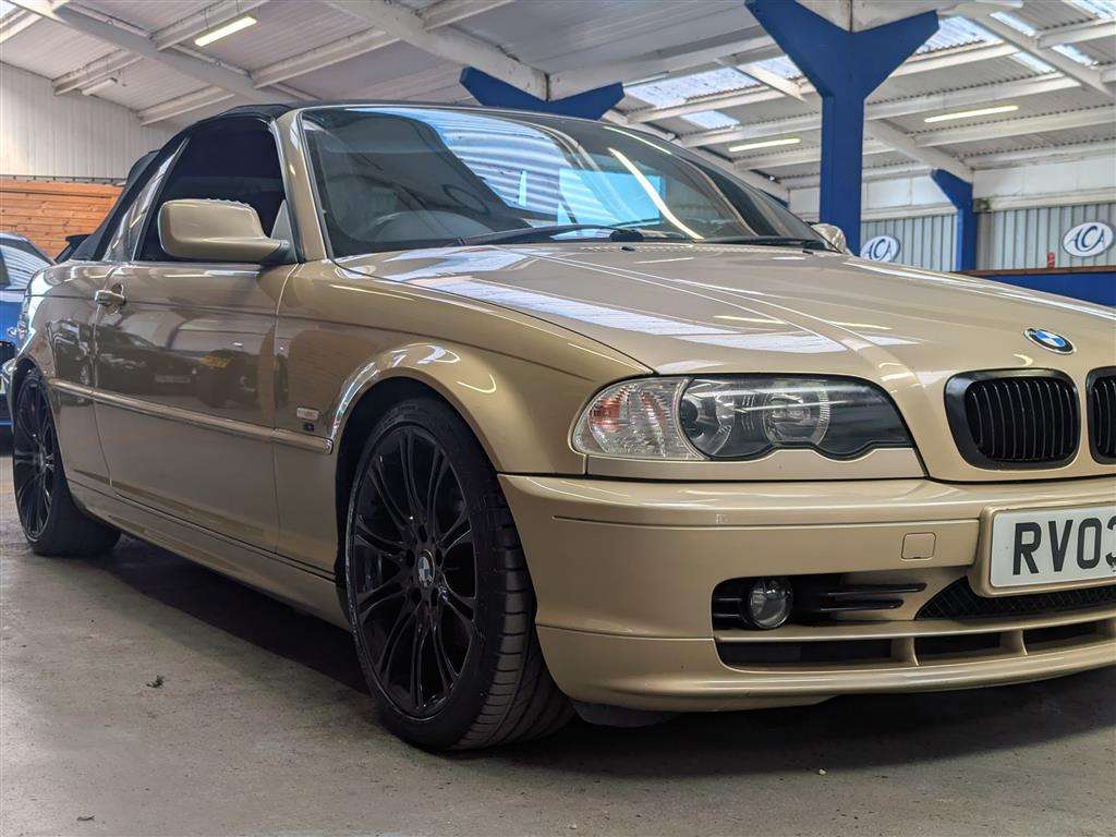 <p>2003 BMW 318 CI</p>