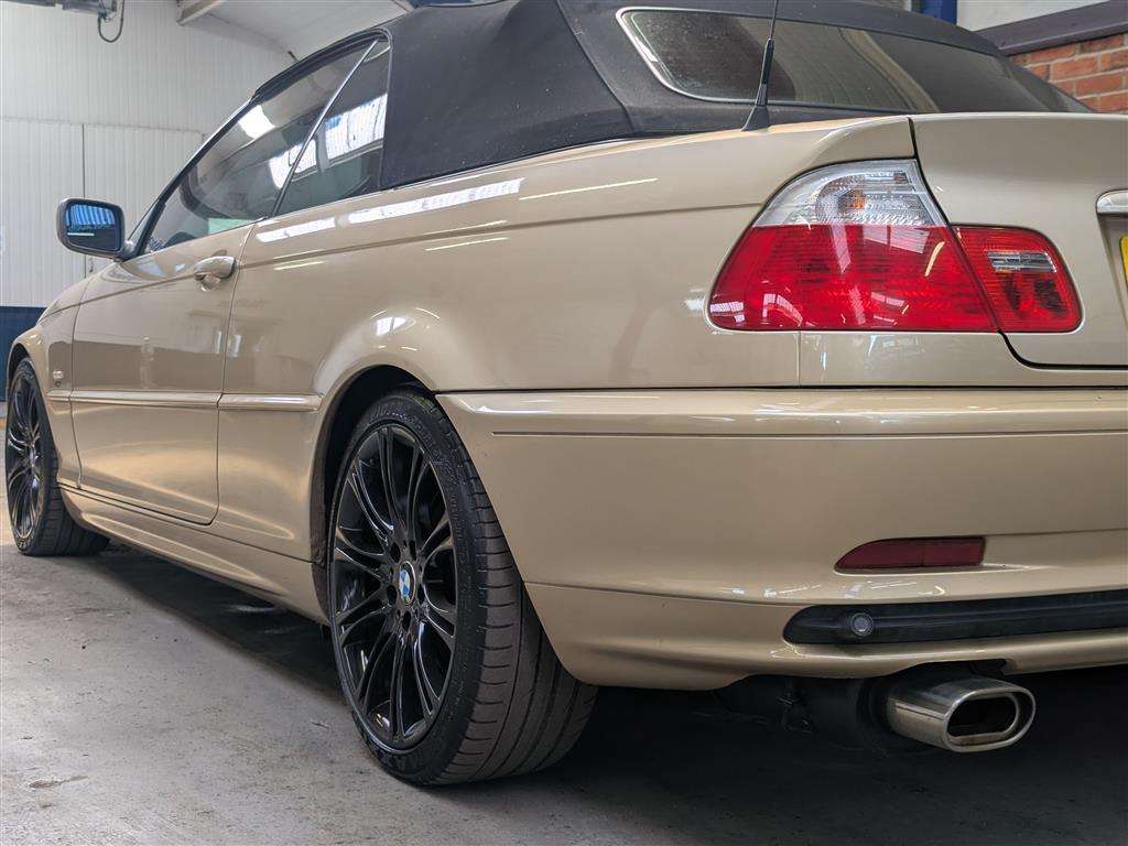 <p>2003 BMW 318 CI</p>