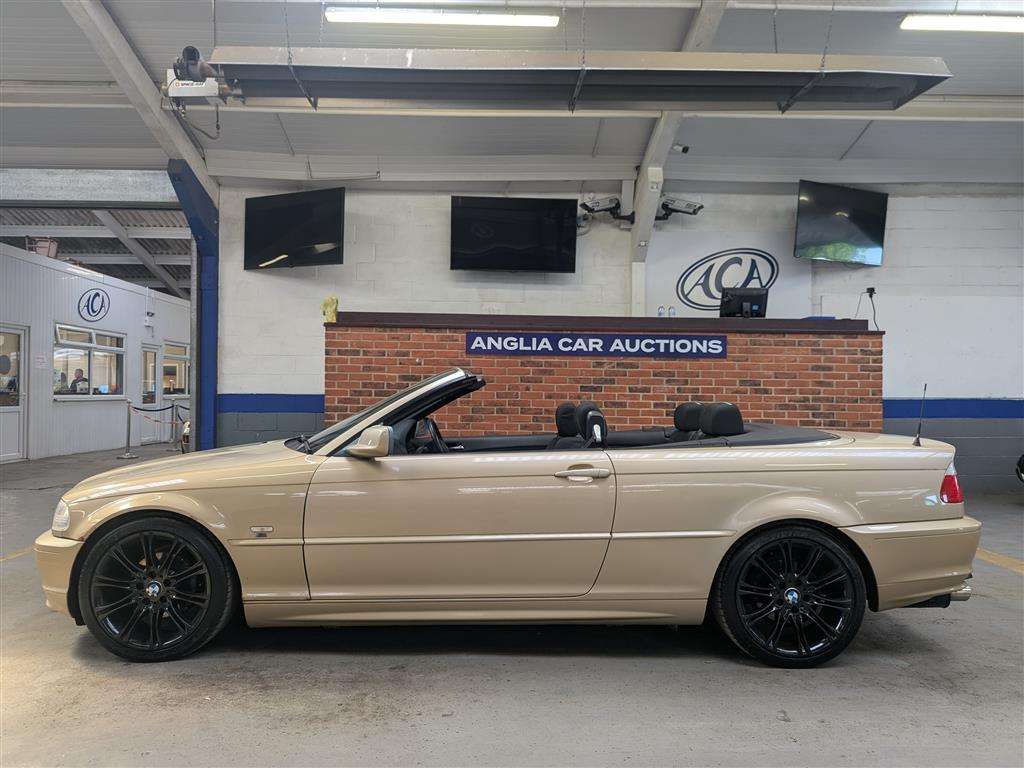<p>2003 BMW 318 CI</p>