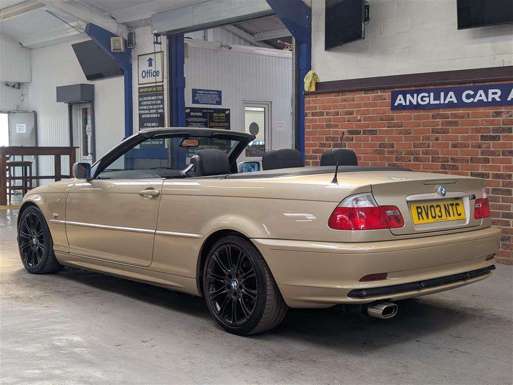 <p>2003 BMW 318 CI</p>