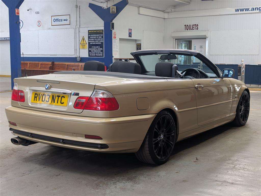 <p>2003 BMW 318 CI</p>