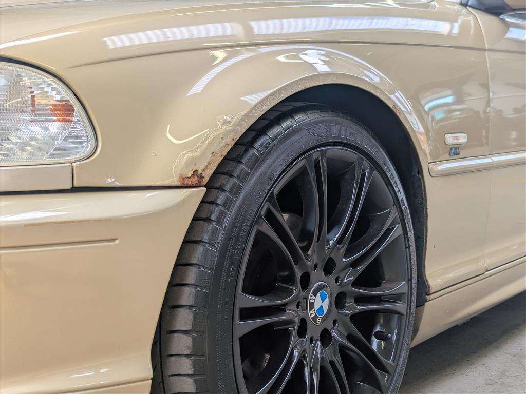 <p>2003 BMW 318 CI</p>