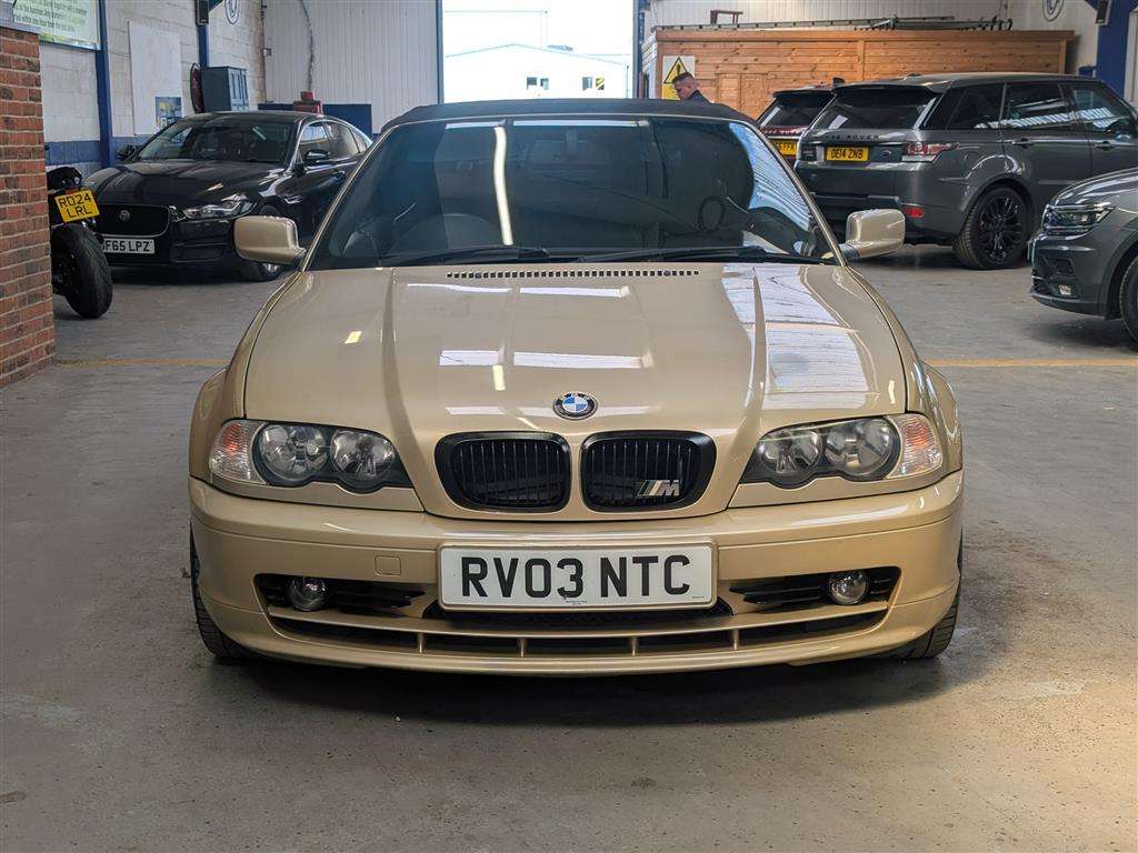 <p>2003 BMW 318 CI</p>